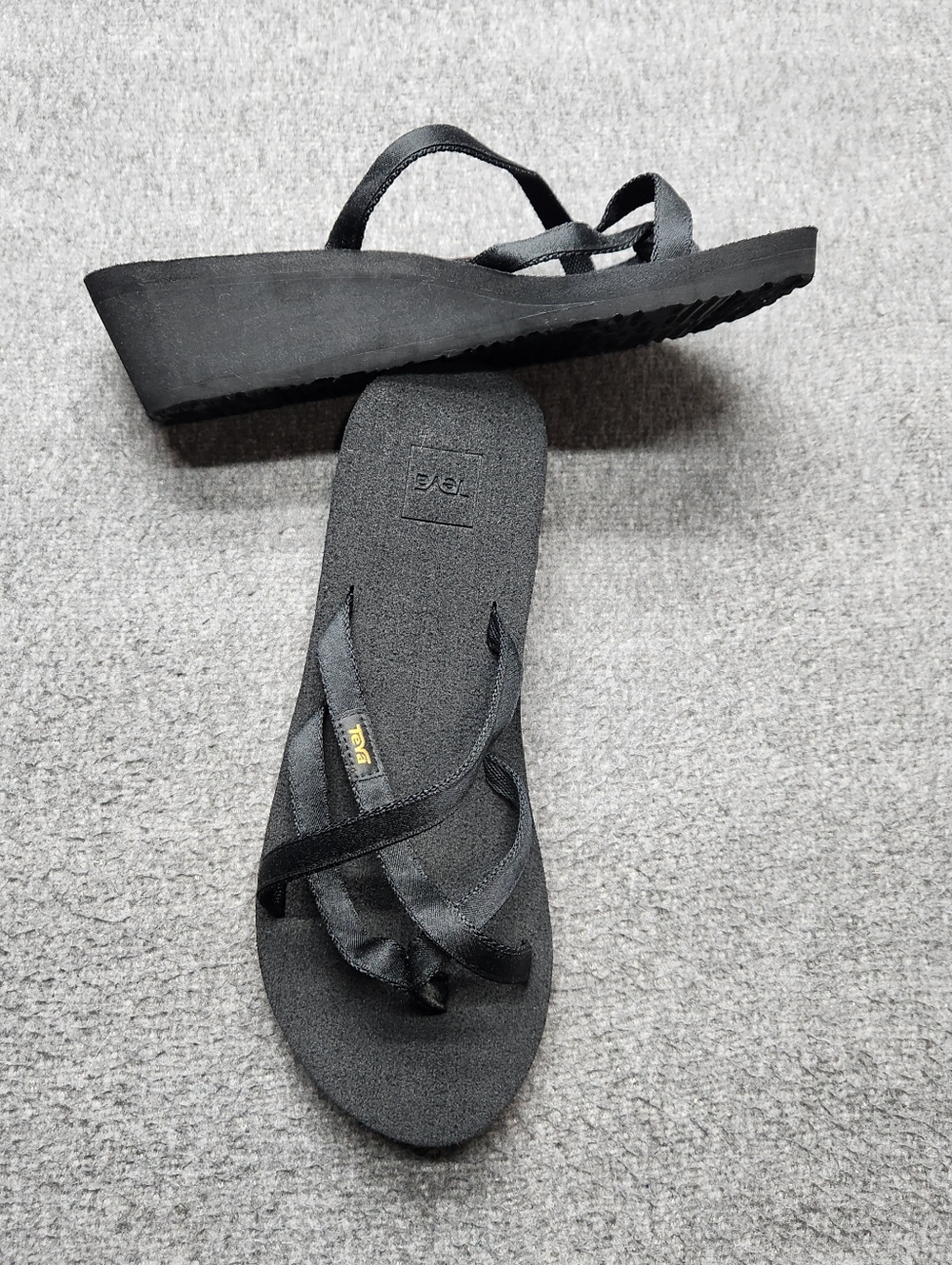 Teva Sandals Womens 9 Black Flip Flop Comfort Casual Beach Travel - Picture 3 of 7
